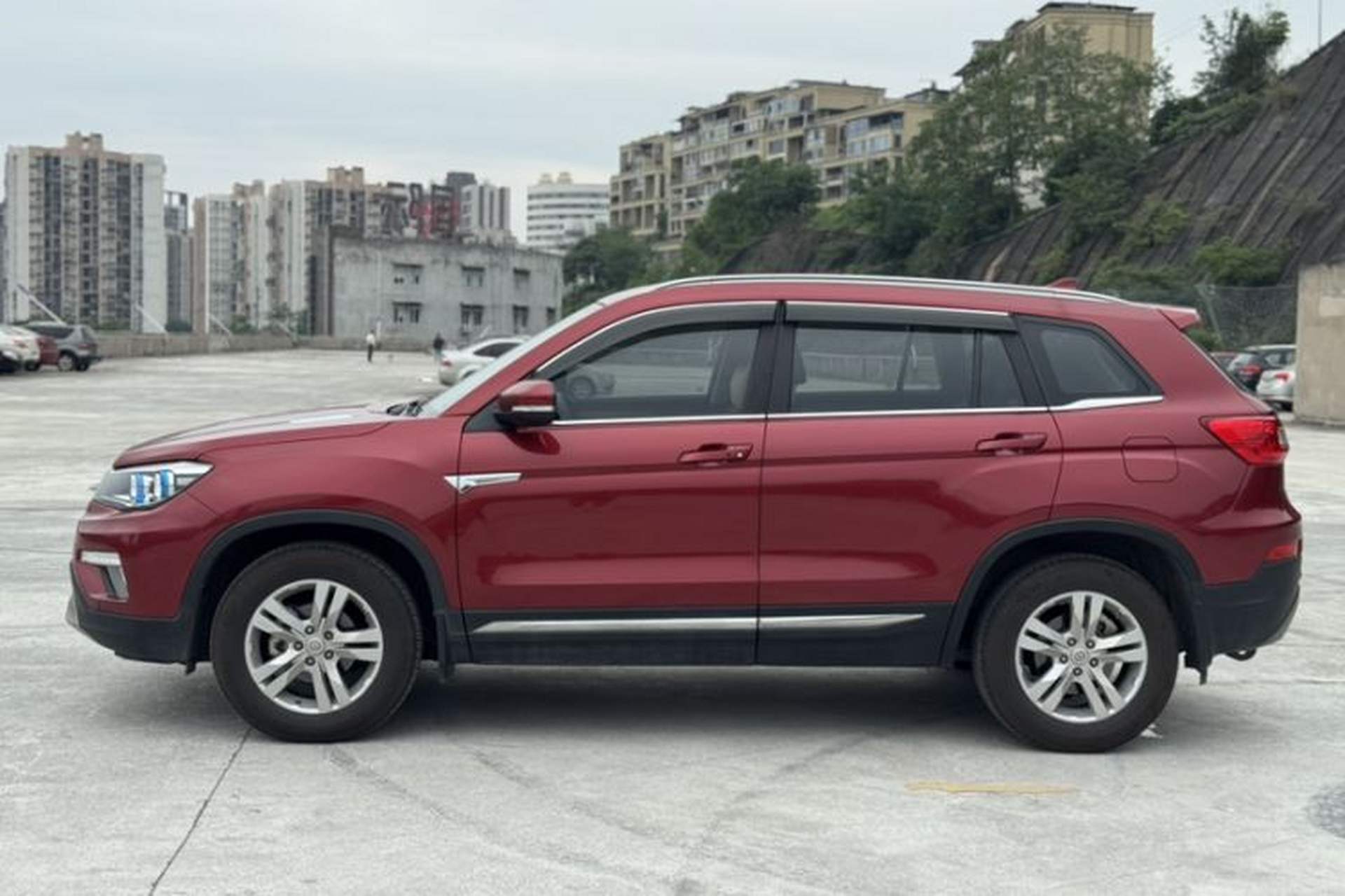 Used CHANGAN CS75 2017 Shangkui Edition 1.5T Automatic Fengyue Model Exterior 3