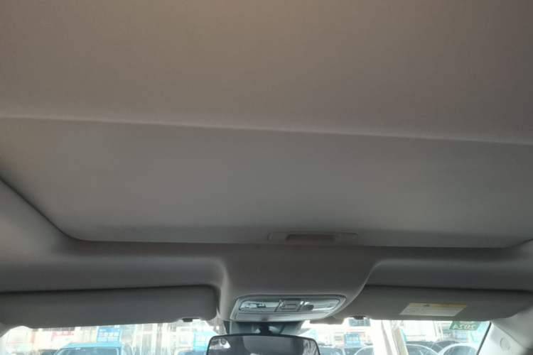 Used CHANGAN CS75 2017 Shangkui Edition 1.5T Manual Fengxiang Model Headliner