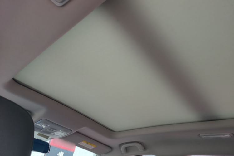 Used CHANGAN CS75 2017 Shangkui Edition 1.5T Automatic Fengxiang Model Headliner