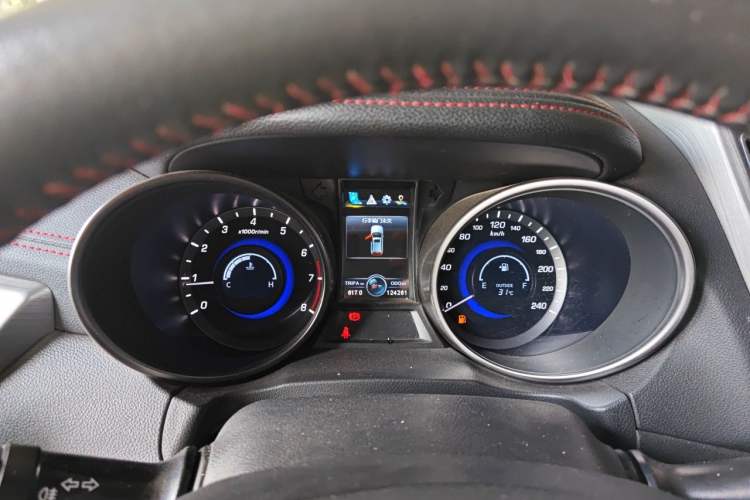 Used CHANGAN CS75 2017 Shangku Edition 1.5T Manual ZhiXiang Model Instrument Cluster