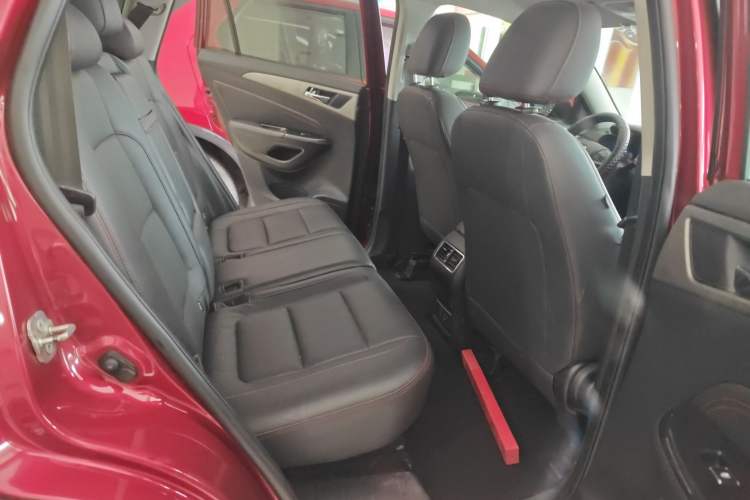 Used CHANGAN CS75 2017 Shangkui Edition 1.5T Automatic Fengyue Model Interior 2