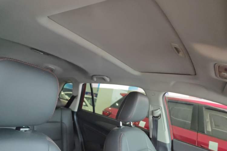 Used CHANGAN CS75 2017 Shangkui Edition 1.5T Automatic Fengyue Model Interior 4