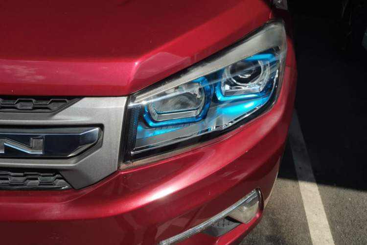 Used CHANGAN CS75 2017 Shangkui Edition 1.5T Manual Fengxiang Model Left Front Headlight