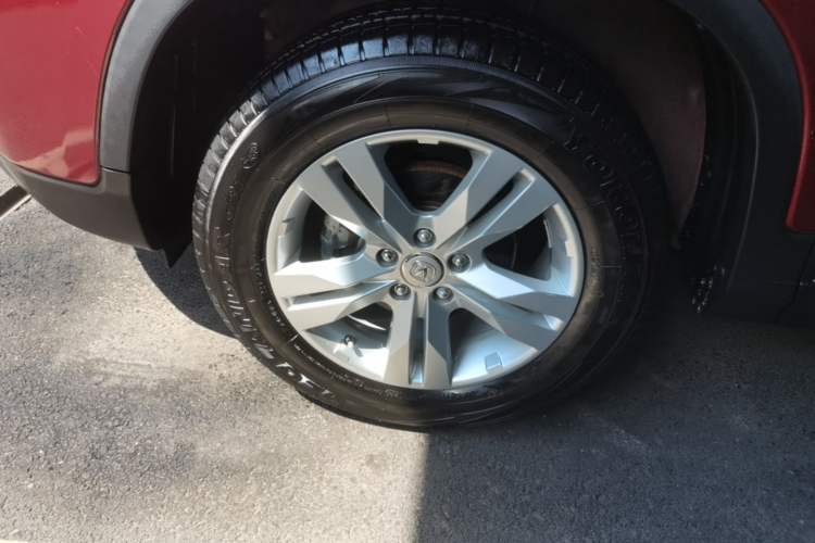 Used CHANGAN CS75 2017 Shangkui Edition 1.5T Manual Fengxiang Model Left Front Wheel Hub