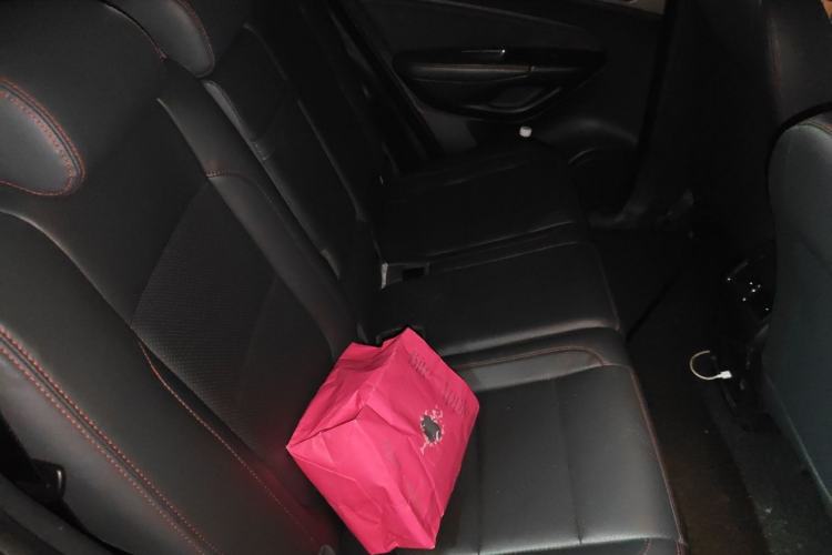Used CHANGAN CS75 2017 Shangkui Edition 1.5T Automatic Fengxiang Model Left Rear Seat