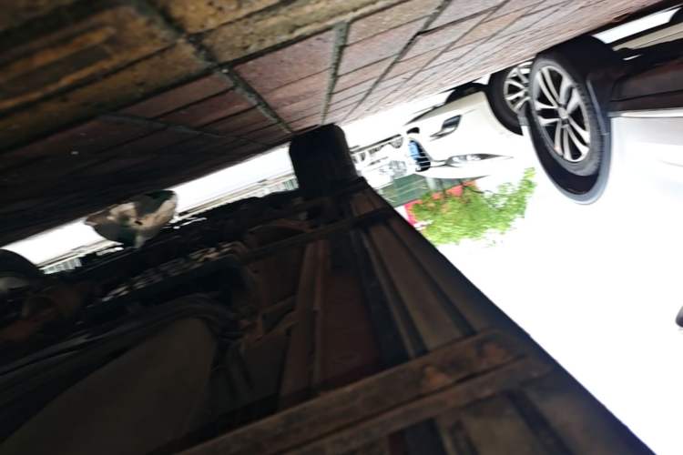 Used CHANGAN CS75 2017 Shangkui Edition 1.5T Automatic Fengxiang Model Left Side Sill