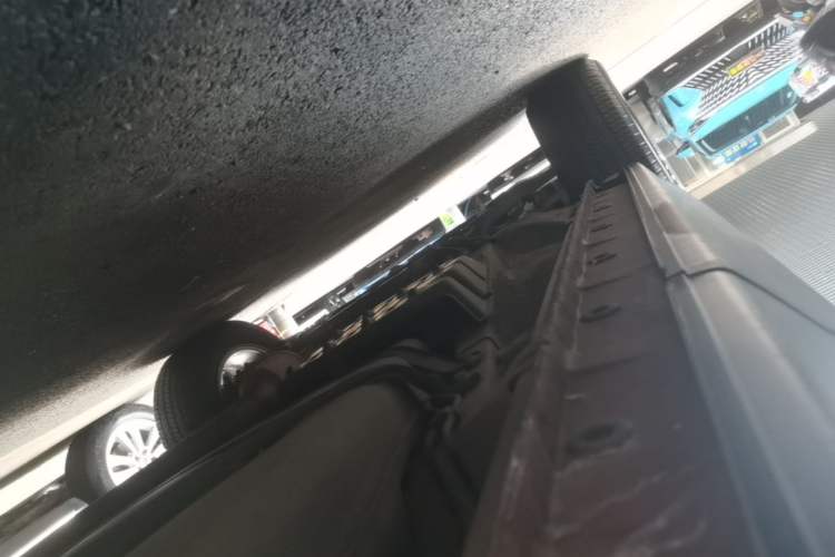 Used CHANGAN CS75 2017 Shangkui Edition 1.5T Manual Fengxiang Model Left Side Sill