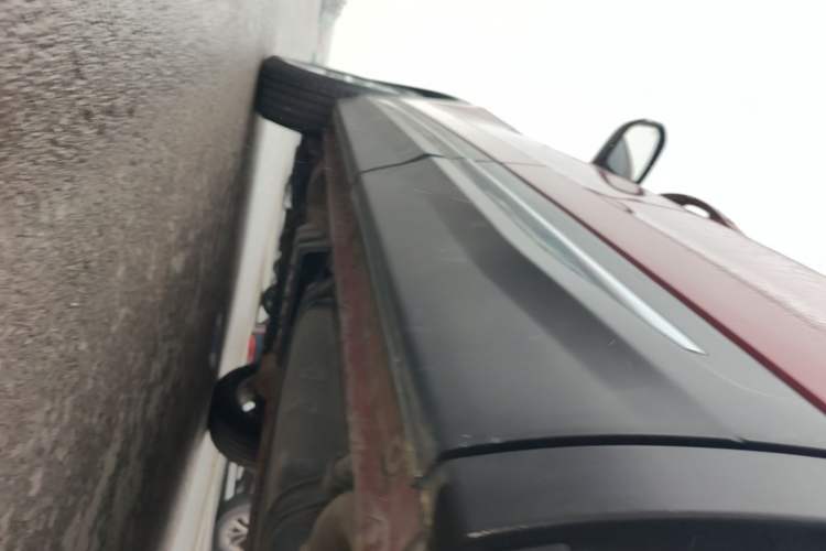 Used CHANGAN CS75 2017 Shangkui Edition 1.5T Automatic Fengxiang Model Left Side Sill