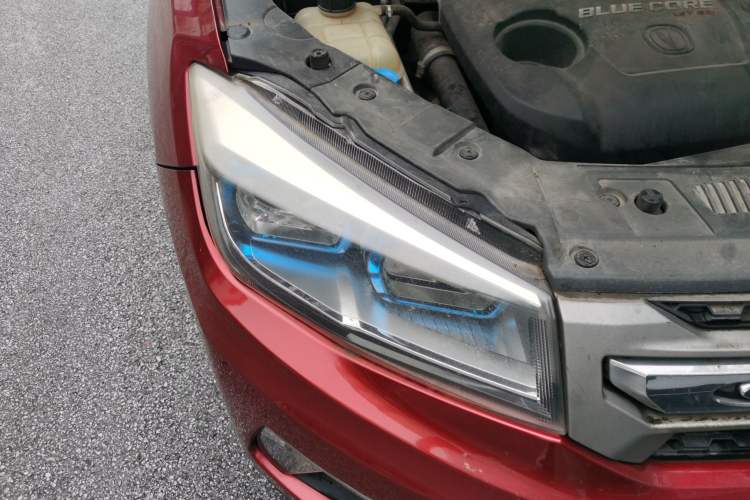 Used CHANGAN CS75 2017 Shangkui Edition 1.5T Manual Fengxiang Model Right Front Headlight