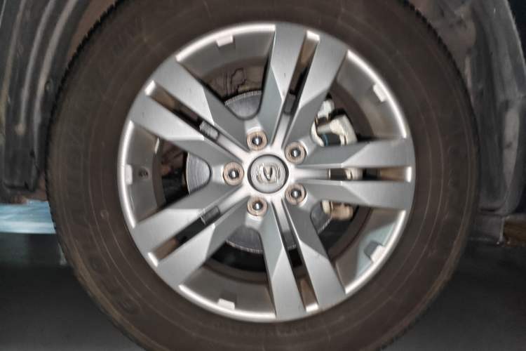 Used CHANGAN CS75 2017 Shangkui Edition 1.5T Automatic Fengxiang Model Right Front Wheel Hub