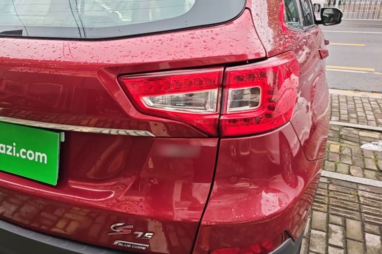 Used CHANGAN CS75 2017 Shangkui Edition 1.5T Automatic Fengxiang Model Right Rear Taillight