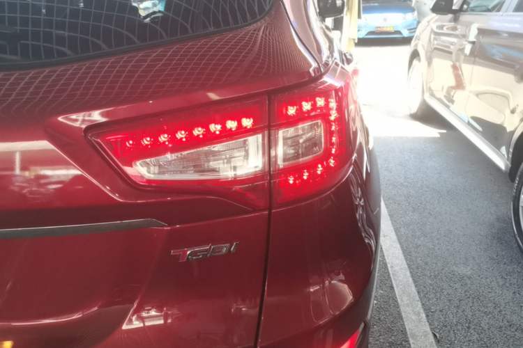 Used CHANGAN CS75 2017 Shangkui Edition 1.5T Manual Fengxiang Model Right Rear Taillight