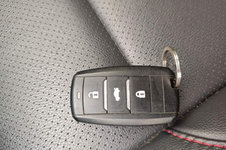 Used CHANGAN CS75 2017 Shangkui Edition 1.5T Automatic Fengxiang Model Vehicle Key