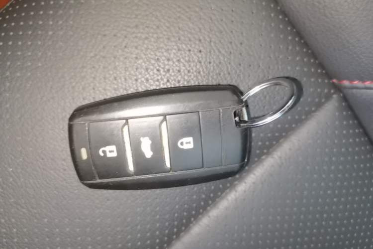 Used CHANGAN CS75 2017 Shangkui Edition 1.5T Manual Fengxiang Model Vehicle Key