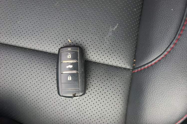 Used CHANGAN CS75 2017 Shangkui Edition 1.5T Automatic Fengxiang Model Vehicle Key