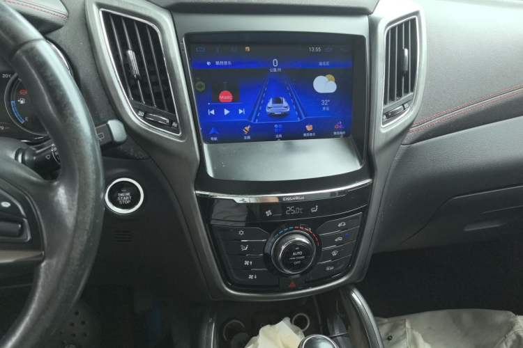 Used CHANGAN CS75 2017 Shangkui Edition 1.5T Automatic Fengxiang Model Audio And AC Panel