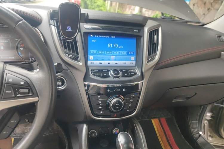 Used CHANGAN CS75 2017 Shangkui Edition 1.5T Automatic Fengxiang Model Audio And AC Panel