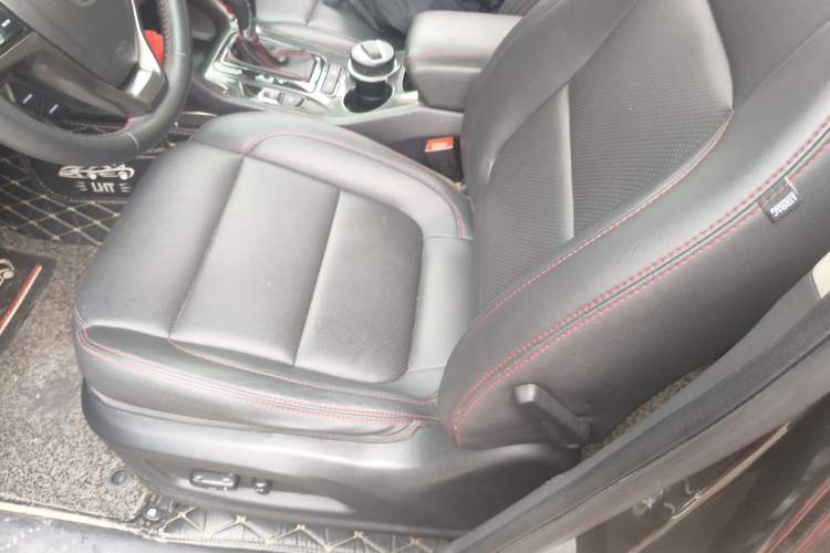 Used CHANGAN CS75 2017 Shangkui Edition 1.5T Automatic Fengxiang Model Driver Seat
