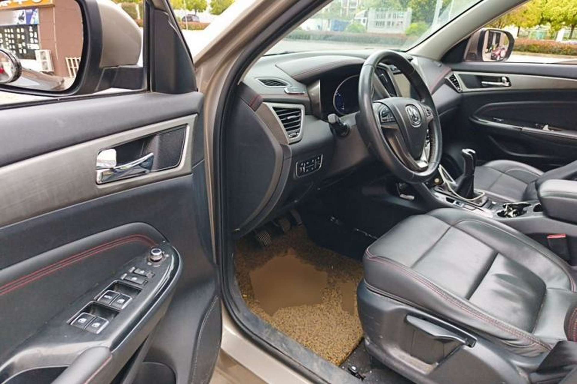Used CHANGAN CS75 2017 Shangku Edition 1.5T Manual ZhiXiang Model Driver Seat