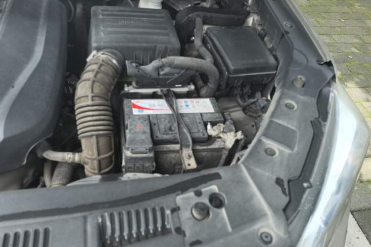 Used CHANGAN CS75 2017 Shangkui Edition 1.5T Automatic Fengxiang Model Engine Bay Left