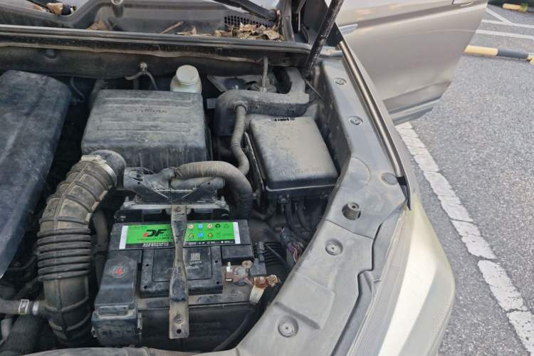 Used CHANGAN CS75 2017 Shangkui Edition 1.5T Automatic Fengxiang Model Engine Bay Left