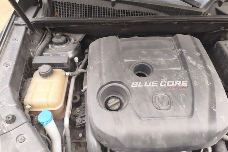 Used CHANGAN CS75 2017 Shangkui Edition 1.5T Automatic Fengxiang Model Engine Bay Right