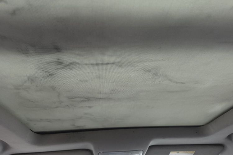 Used CHANGAN CS75 2017 Shangkui Edition 1.5T Automatic Fengxiang Model Headliner