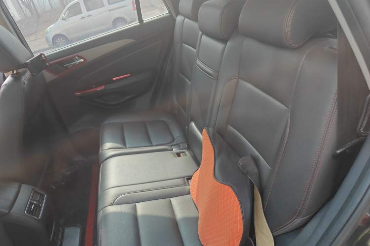 Used CHANGAN CS75 2017 Shangku Edition 1.5T Manual ZhiXiang Model Interior 4
