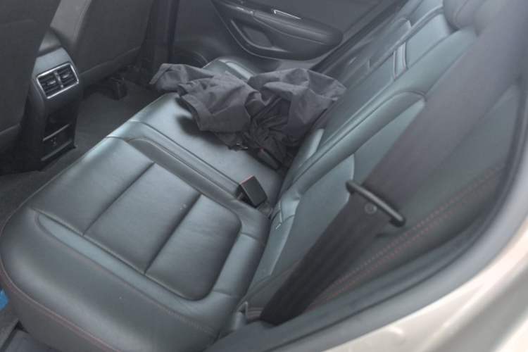 Used CHANGAN CS75 2017 Shangkui Edition 1.5T Automatic Fengxiang Model Left Rear Seat