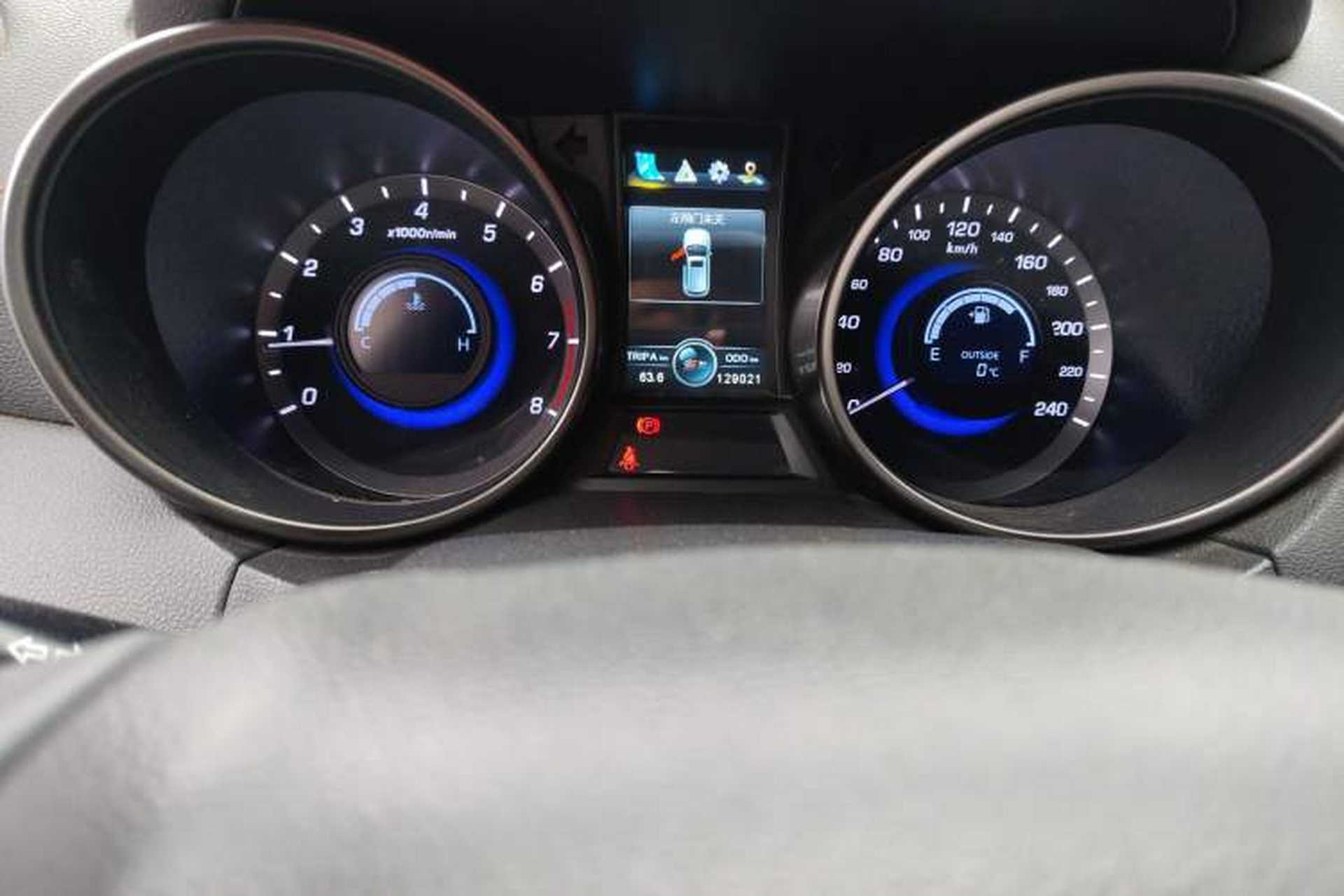 Used CHANGAN CS75 2017 Shangku Edition 1.5T Manual ZhiXiang Model Odometer Close Up