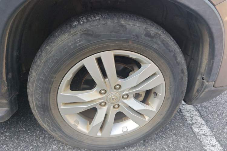 Used CHANGAN CS75 2017 Shangkui Edition 1.5T Automatic Fengxiang Model Right Front Wheel Hub