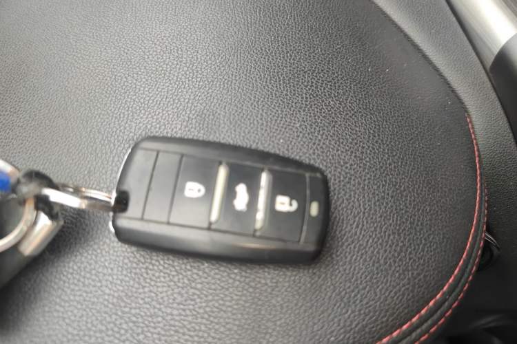 Used CHANGAN CS75 2017 Shangkui Edition 1.5T Automatic Fengxiang Model Vehicle Key