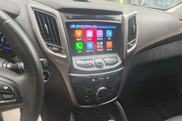 Used CHANGAN CS75 2017 Shangkui Edition 1.5T Automatic Fengyue Model Audio And AC Panel