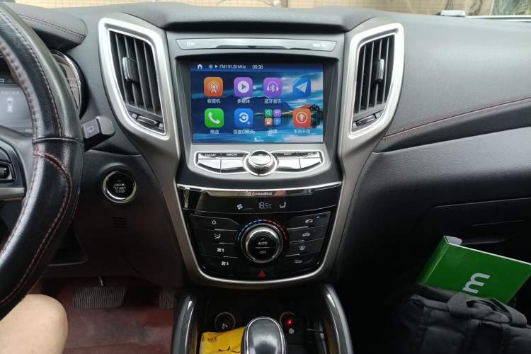 Used CHANGAN CS75 2017 Shangkui Edition 1.5T Automatic Fengxiang Model Audio And AC Panel