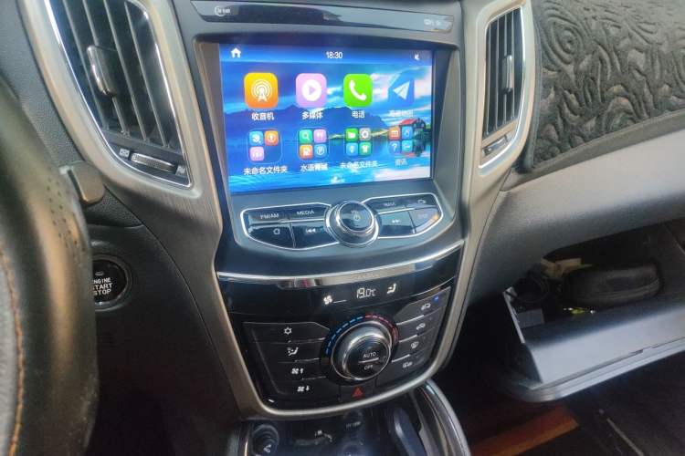 Used CHANGAN CS75 2017 Shangkui Edition 1.5T Automatic Fengyue Model Audio And AC Panel