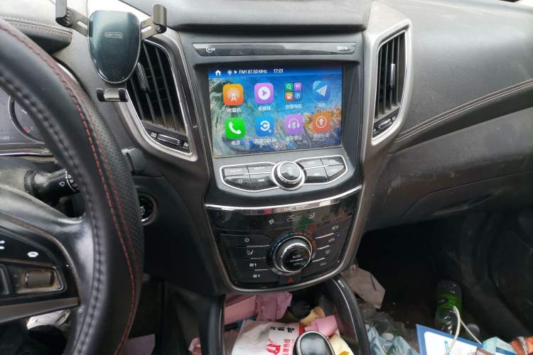 Used CHANGAN CS75 2017 Shangkui Edition 1.5T Automatic Fengxiang Model Audio And AC Panel