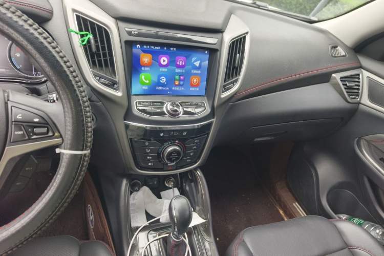 Used CHANGAN CS75 2017 Shangkui Edition 1.5T Automatic Fengxiang Model Audio And AC Panel