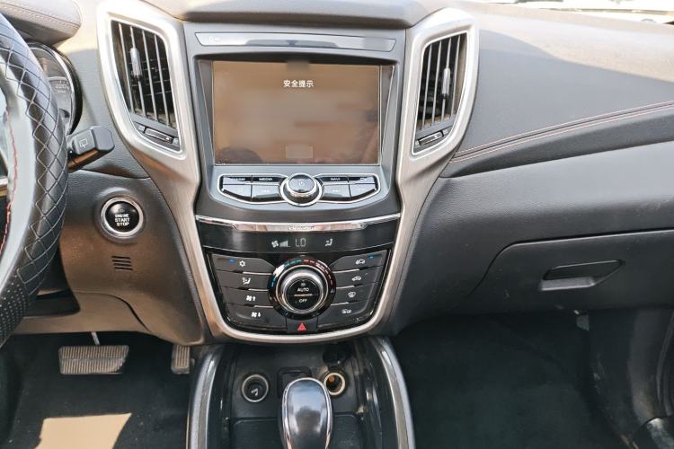 Used CHANGAN CS75 2017 Shangkui Edition 1.5T Automatic Fengxiang Model Audio And AC Panel