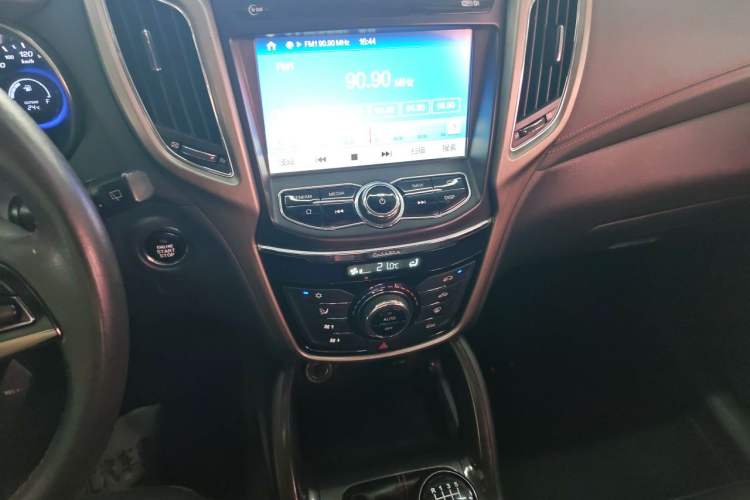 Used CHANGAN CS75 2017 Shangku Edition 1.5T Manual ZhiXiang Model Audio And AC Panel