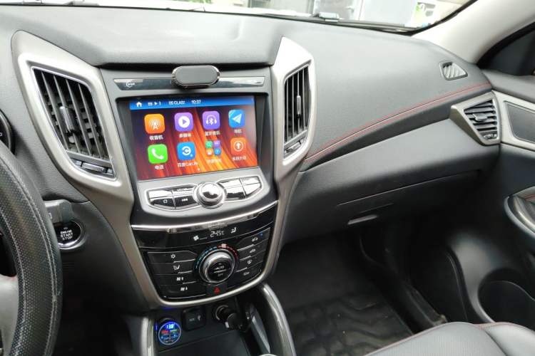 Used CHANGAN CS75 2017 Shangkui Edition 1.5T Manual Fengxiang Model Audio And AC Panel