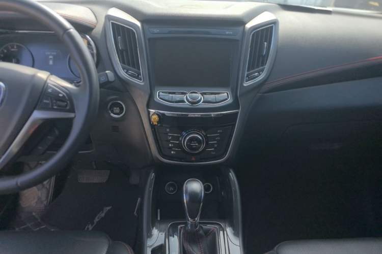 Used CHANGAN CS75 2017 Shangkui Edition 1.5T Automatic Fengxiang Model Audio And AC Panel