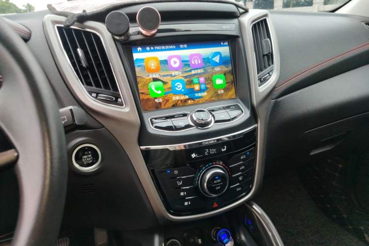 Used CHANGAN CS75 2017 Shangkui Edition 1.5T Manual Luxury Model Audio And AC Panel