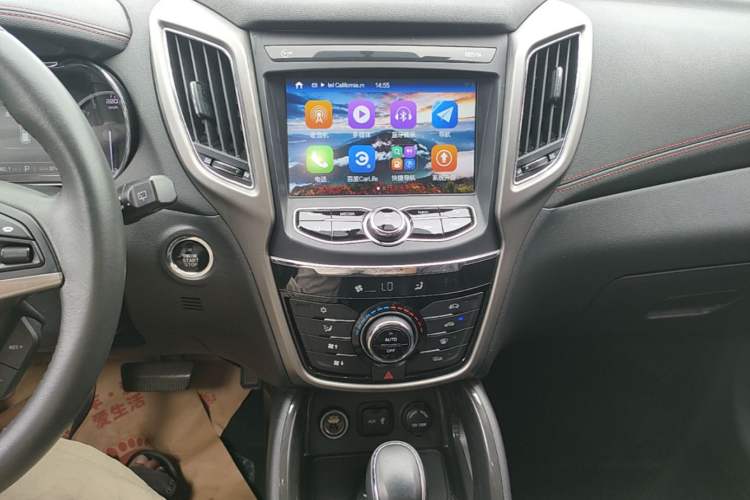 Used CHANGAN CS75 2017 Shangkui Edition 1.5T Automatic Fengxiang Model Audio And AC Panel