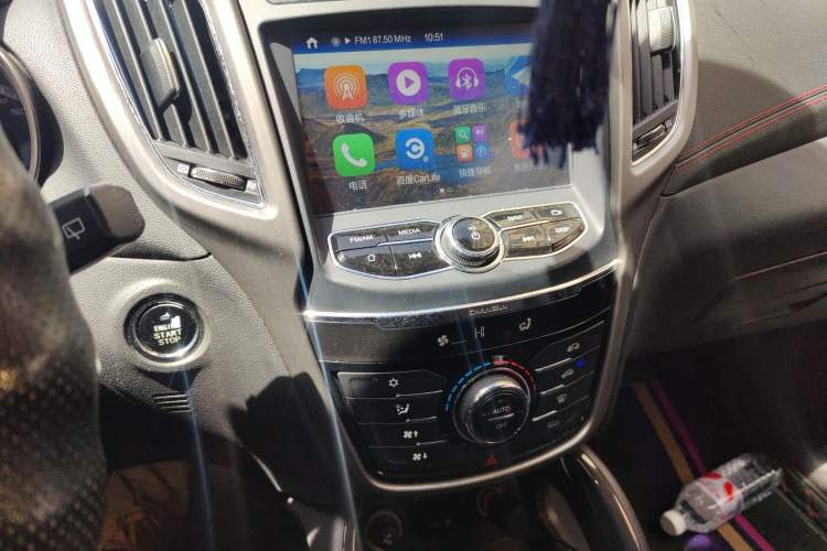 Used CHANGAN CS75 2017 Shangkui Edition 1.5T Manual Fengxiang Model Audio And AC Panel