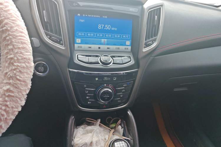 Used CHANGAN CS75 2017 Shangku Edition 1.5T Manual ZhiXiang Model Audio And AC Panel