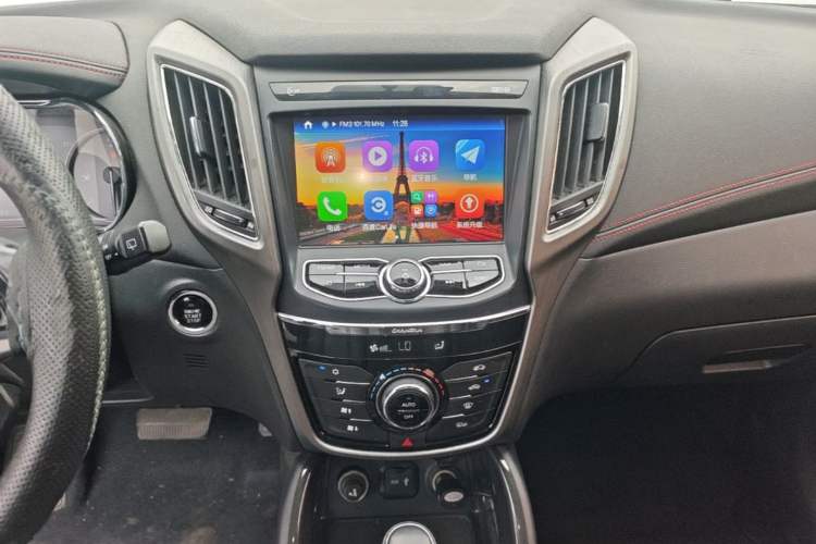 Used CHANGAN CS75 2017 Shangkui Edition 1.5T Automatic Fengxiang Model Audio And AC Panel