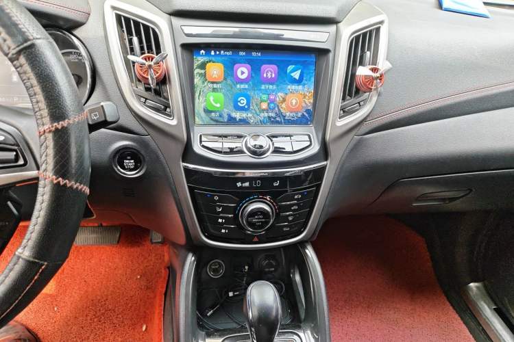 Used CHANGAN CS75 2017 Shangkui Edition 1.5T Automatic Fengxiang Model Audio And AC Panel