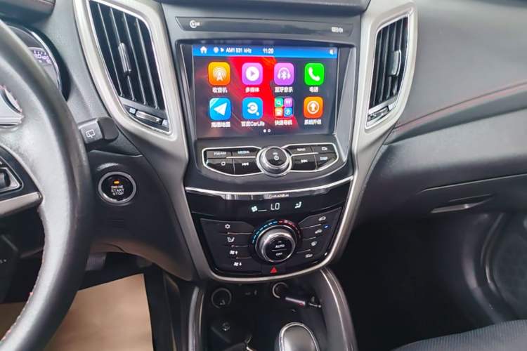 Used CHANGAN CS75 2017 Shangkui Edition 1.8T Automatic All-Wheel-Drive Luxury Model Audio And AC Panel
