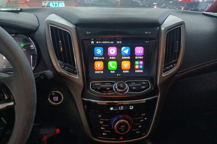 Used CHANGAN CS75 2017 Shangkui Edition 1.8T Automatic All-Wheel-Drive Elite Model Audio And AC Panel