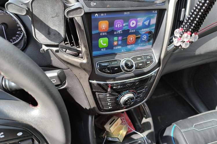Used CHANGAN CS75 2017 Shangku Edition 1.5T Manual ZhiXiang Model Audio And AC Panel
